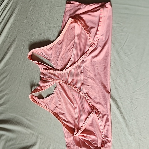 Under Armour T-back shirts - Picture 2 of 3